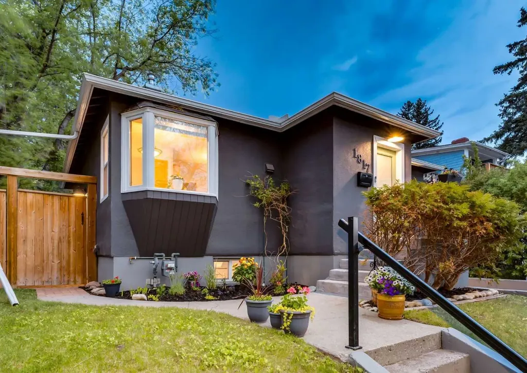1817 18 Street SW Calgary AB T2T 4T2
