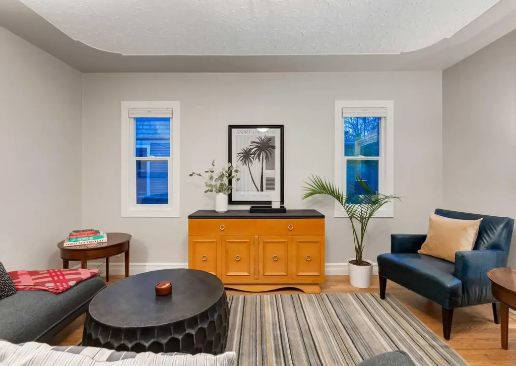 1817 18 Street SW Calgary AB T2T 4T2