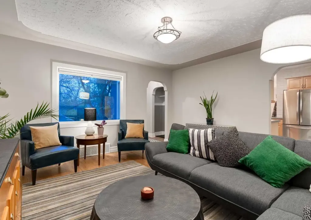 1817 18 Street SW Calgary AB T2T 4T2