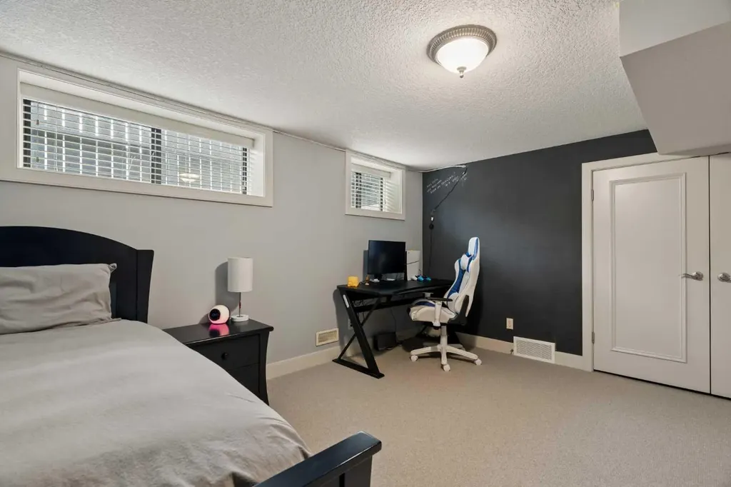 1109 Council Way SW Calgary AB T2T 1X5