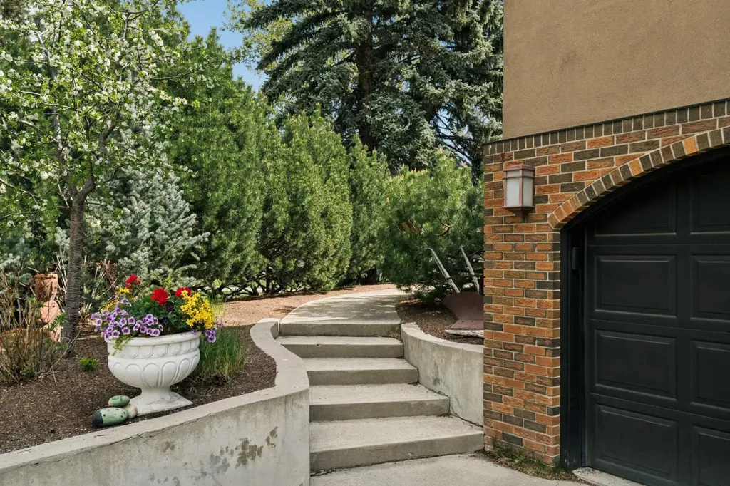 1109 Council Way SW Calgary AB T2T 1X5
