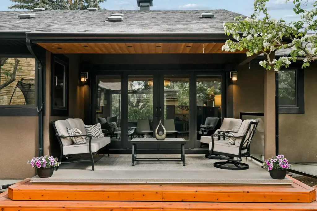 1109 Council Way SW Calgary AB T2T 1X5