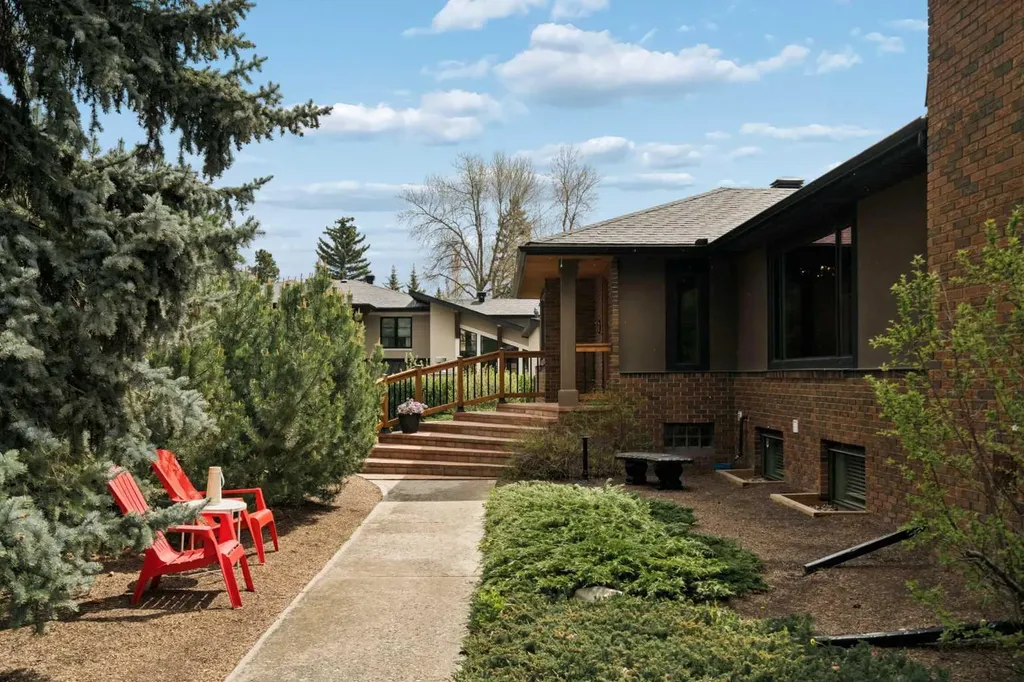 1109 Council Way SW Calgary AB T2T 1X5