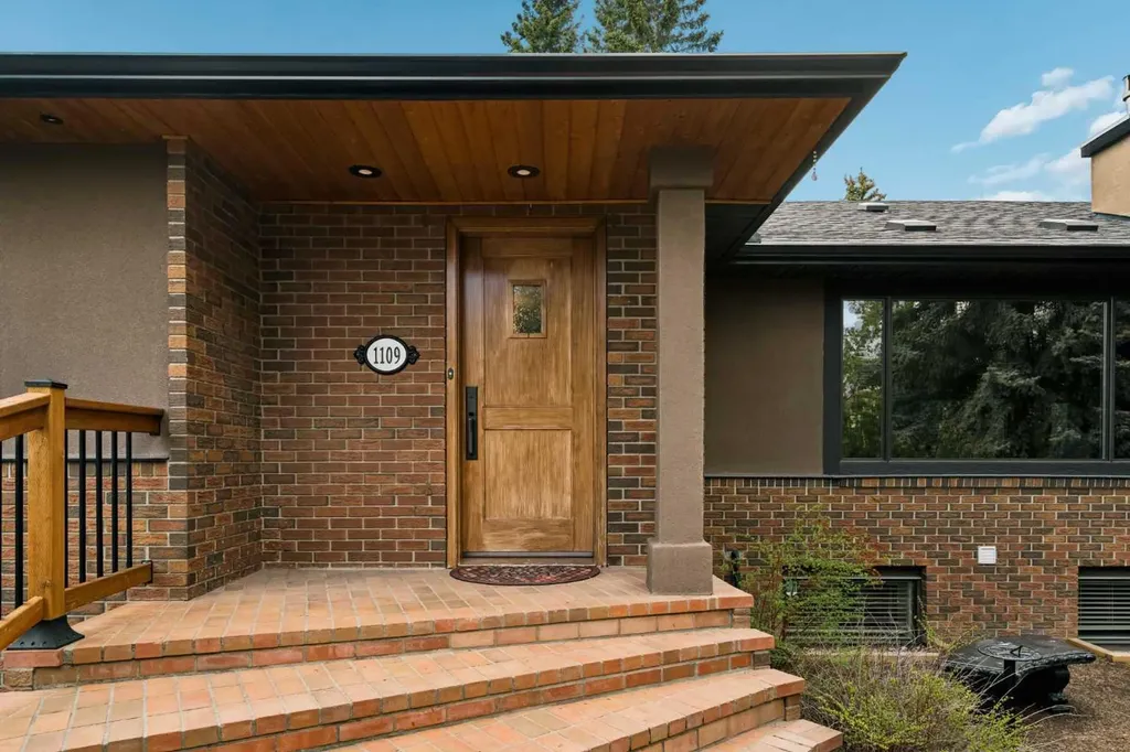 1109 Council Way SW Calgary AB T2T 1X5