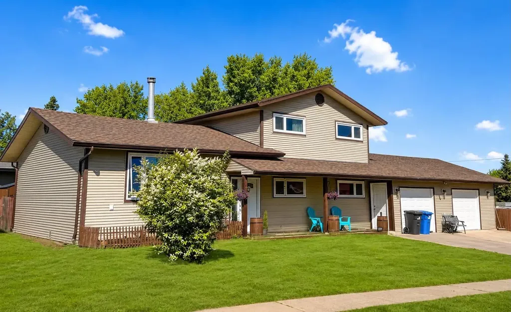 11002 Hoppe Avenue Grande Cache AB t0e0y0