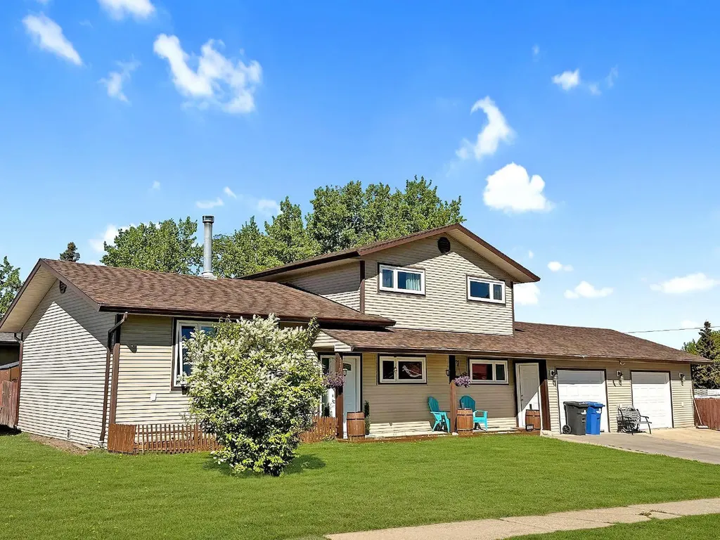11002 Hoppe Avenue Grande Cache AB t0e0y0