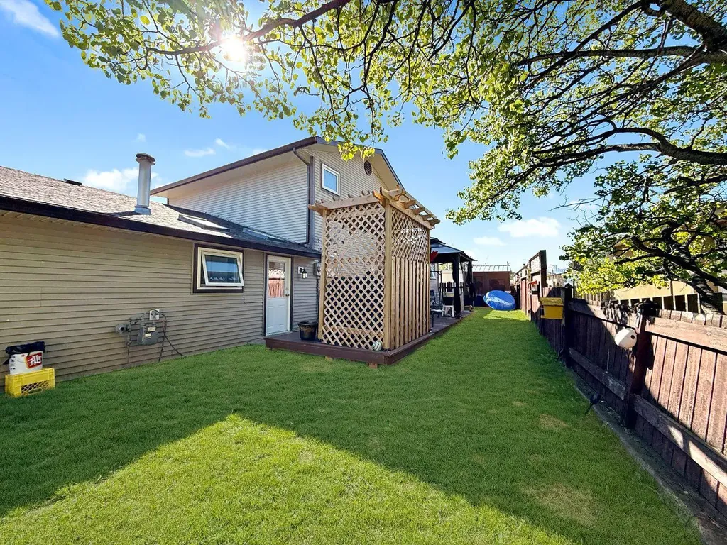 11002 Hoppe Avenue Grande Cache AB t0e0y0