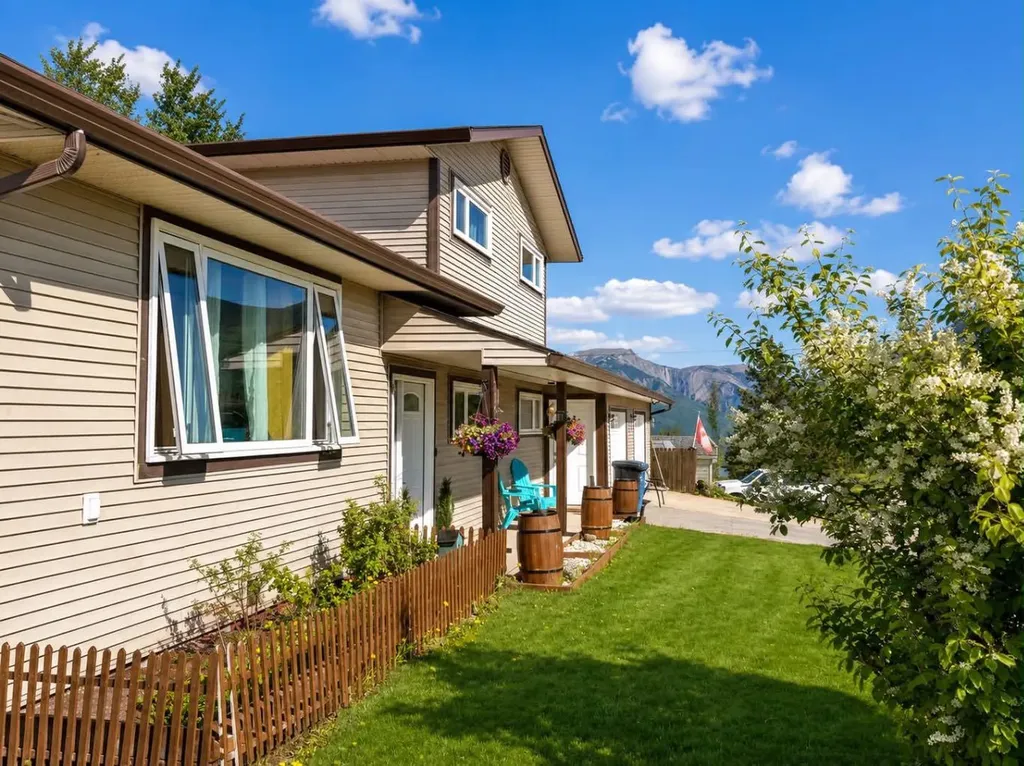 11002 Hoppe Avenue Grande Cache AB t0e0y0