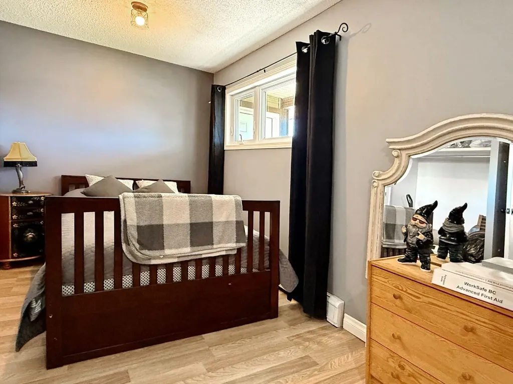 11002 Hoppe Avenue Grande Cache AB t0e0y0