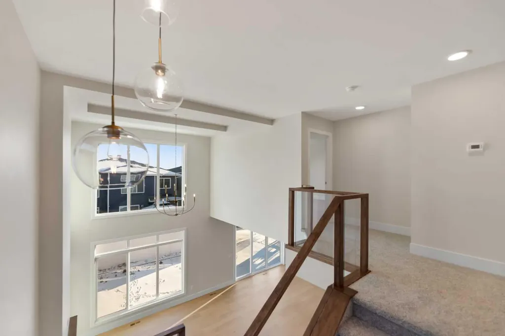 185 South Shore View Chestermere AB T1X2Y3