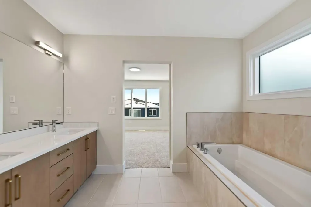185 South Shore View Chestermere AB T1X2Y3