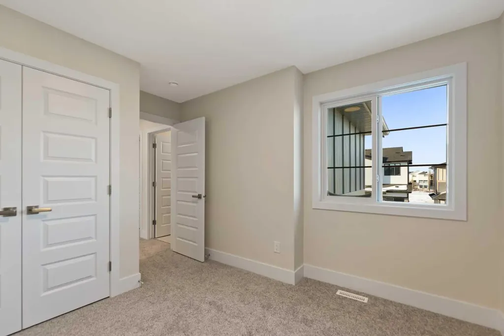 185 South Shore View Chestermere AB T1X2Y3