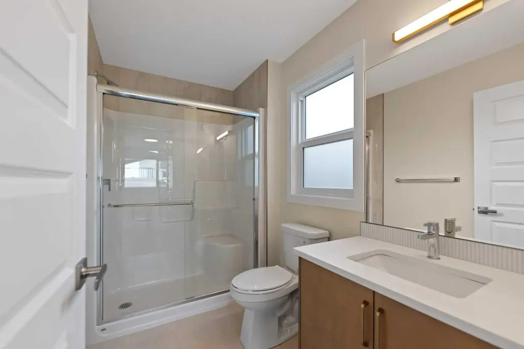 185 South Shore View Chestermere AB T1X2Y3