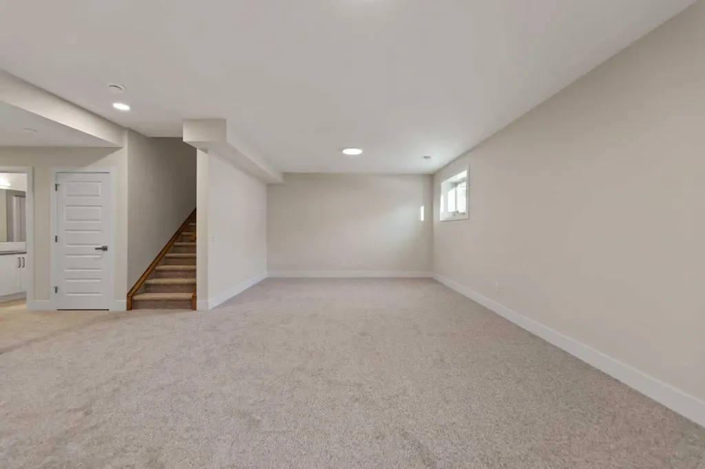 185 South Shore View Chestermere AB T1X2Y3