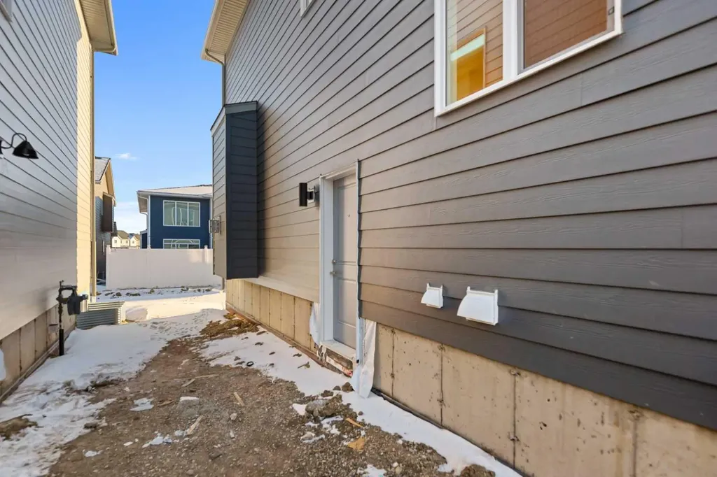 185 South Shore View Chestermere AB T1X2Y3