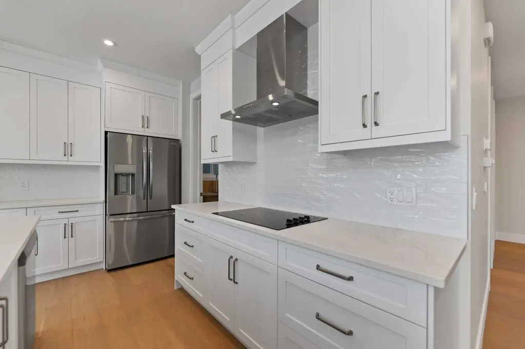 185 South Shore View Chestermere AB T1X2Y3