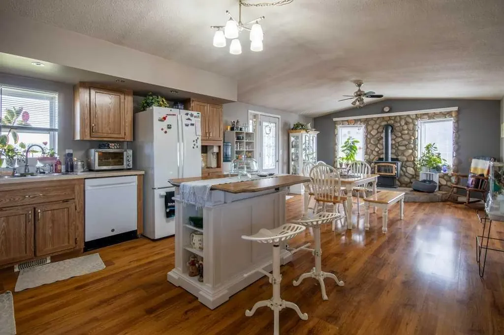 33139 Range Road 55 Rural Mountain View County AB T0M 1X0