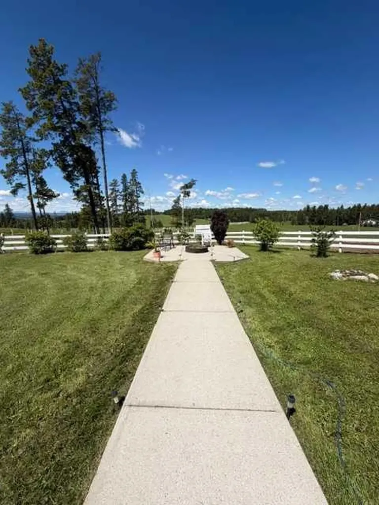 33139 Range Road 55 Rural Mountain View County AB T0M 1X0