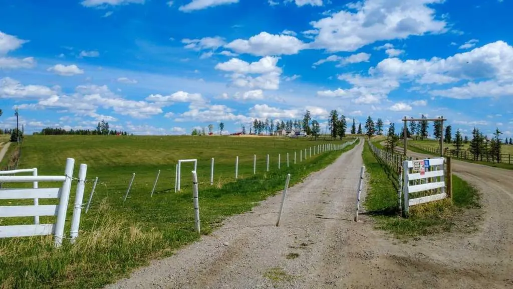 33139 Range Road 55 Rural Mountain View County AB T0M 1X0