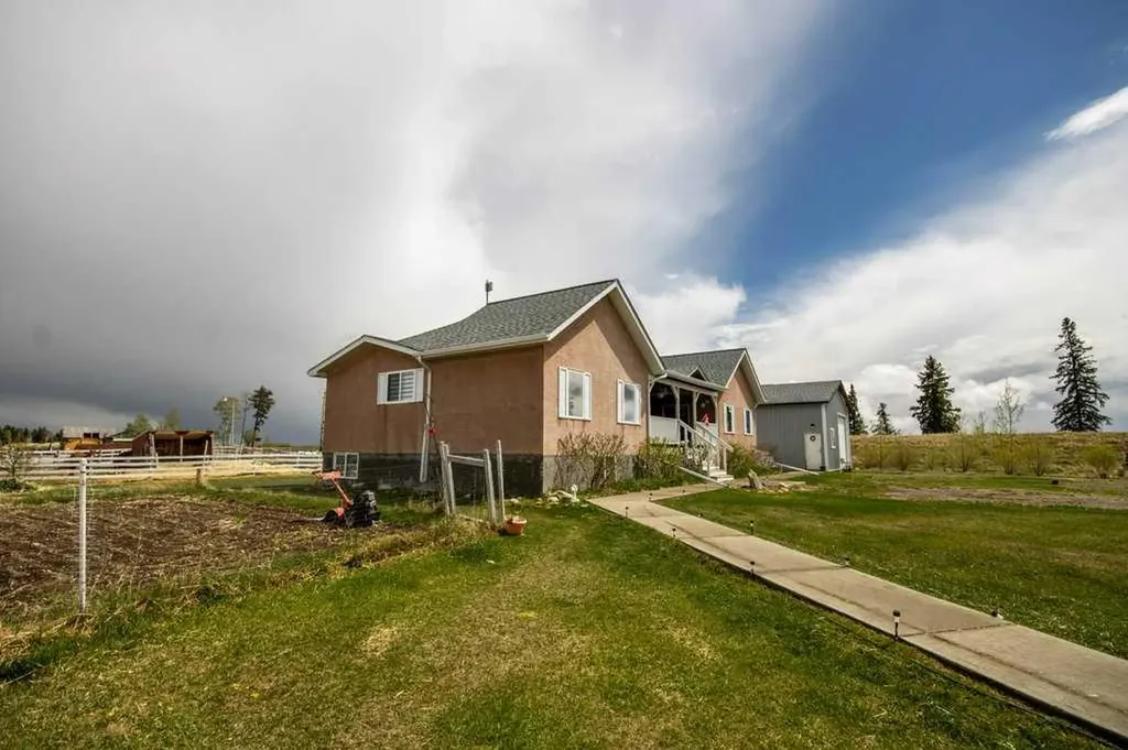 33139 Range Road 55 Rural Mountain View County AB T0M 1X0
