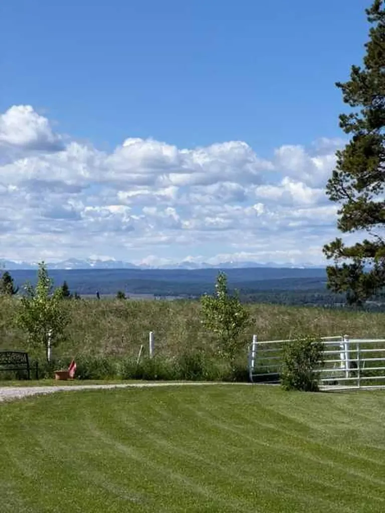 33139 Range Road 55 Rural Mountain View County AB T0M 1X0