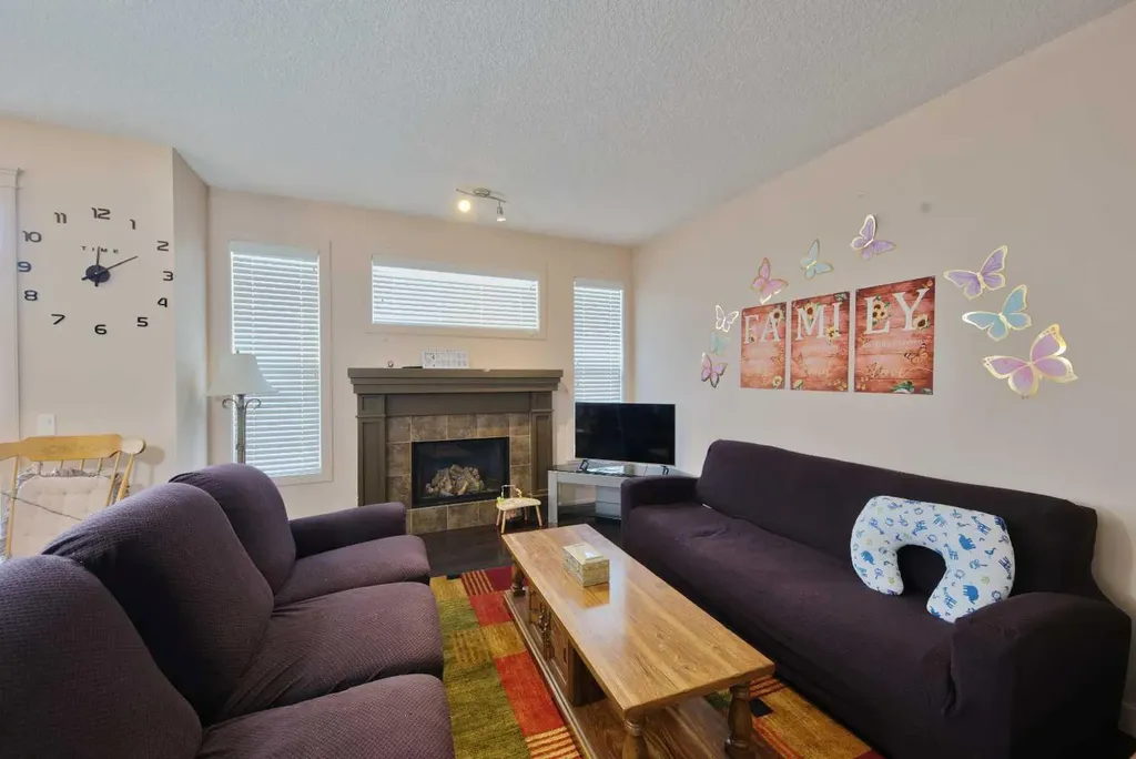 18 Redstone Manor NE Calgary AB T3N0J5