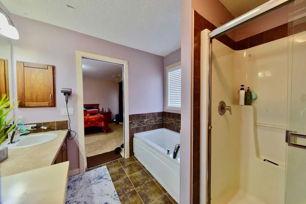 18 Redstone Manor NE Calgary AB T3N0J5