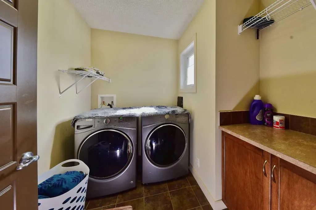 18 Redstone Manor NE Calgary AB T3N0J5