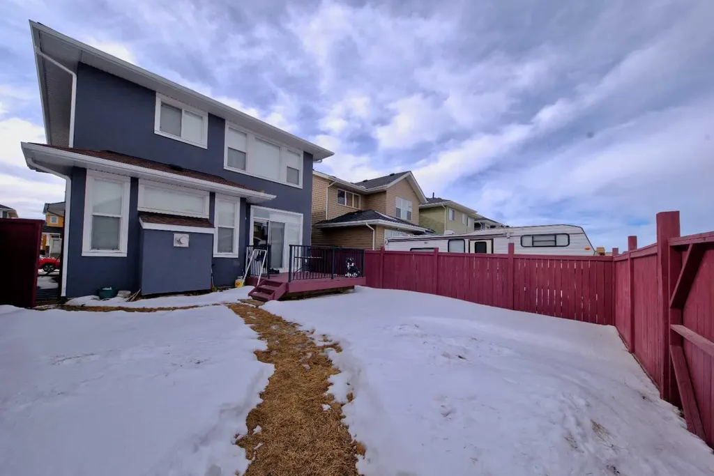 18 Redstone Manor NE Calgary AB T3N0J5