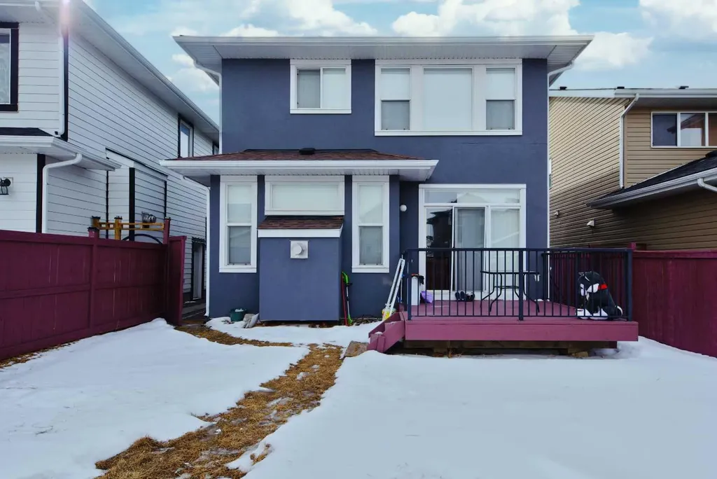 18 Redstone Manor NE Calgary AB T3N0J5