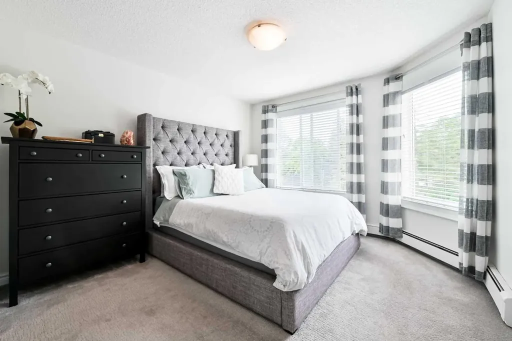 735 56 Avenue SW Calgary AB T2V 0G9