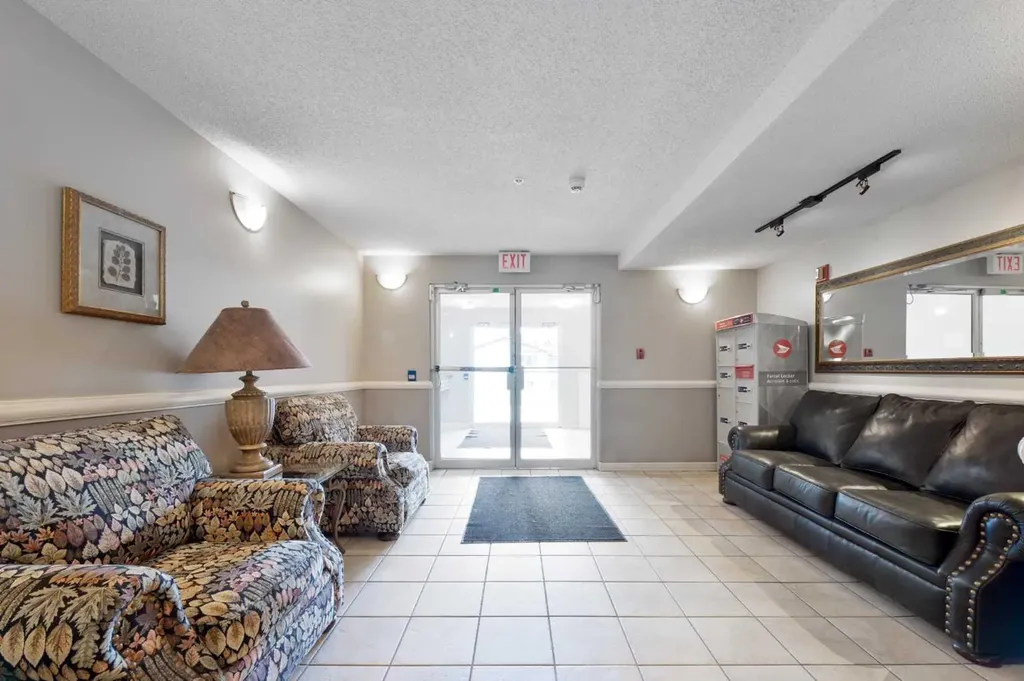 735 56 Avenue SW Calgary AB T2V 0G9
