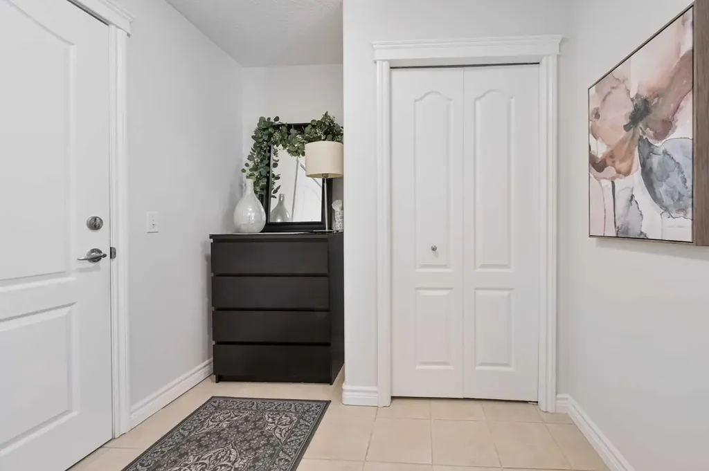 735 56 Avenue SW Calgary AB T2V 0G9
