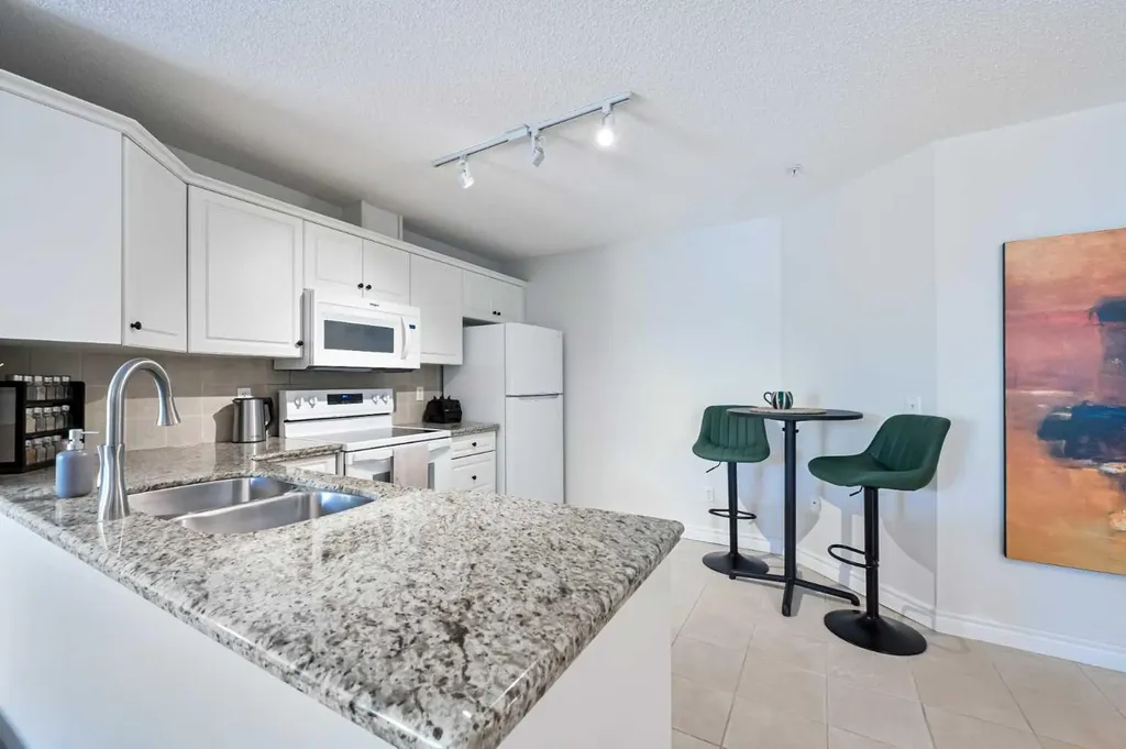 735 56 Avenue SW Calgary AB T2V 0G9