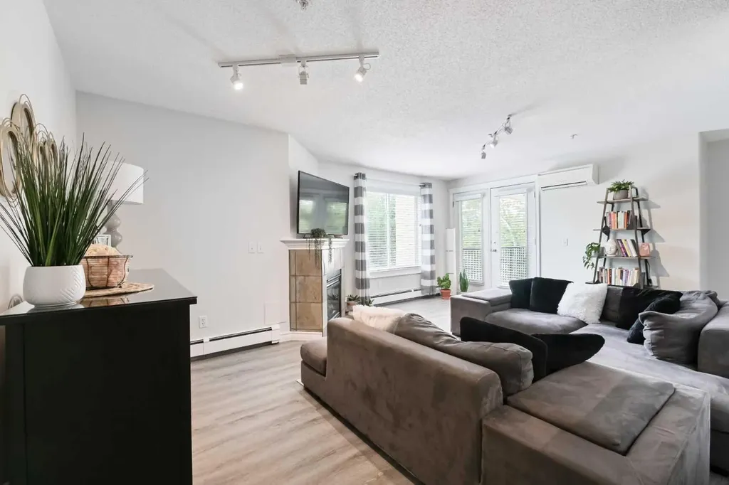 735 56 Avenue SW Calgary AB T2V 0G9