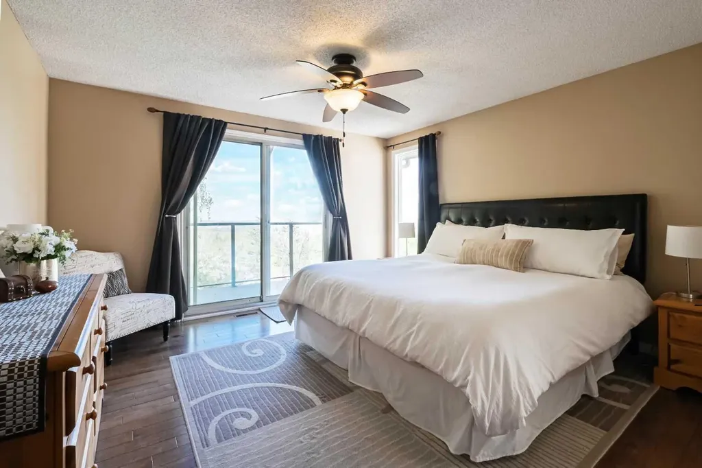 44 Coach Manor Rise SW Calgary AB T3H 1C4