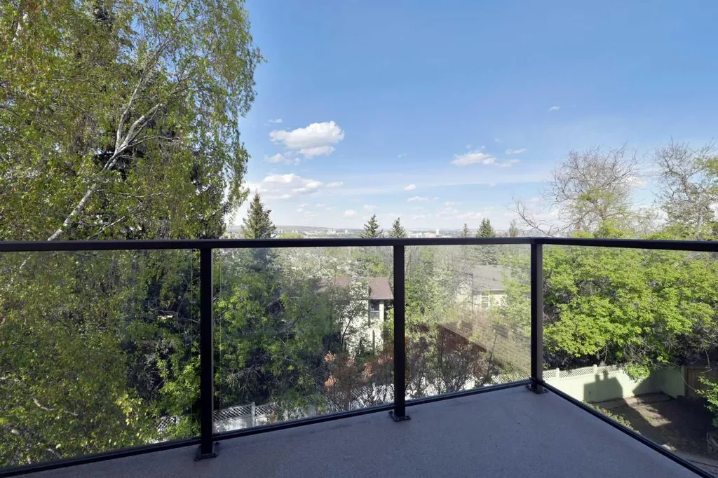 44 Coach Manor Rise SW Calgary AB T3H 1C4