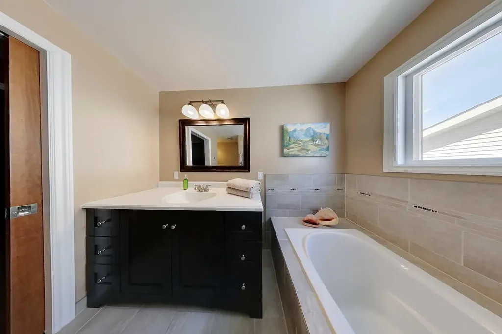 44 Coach Manor Rise SW Calgary AB T3H 1C4