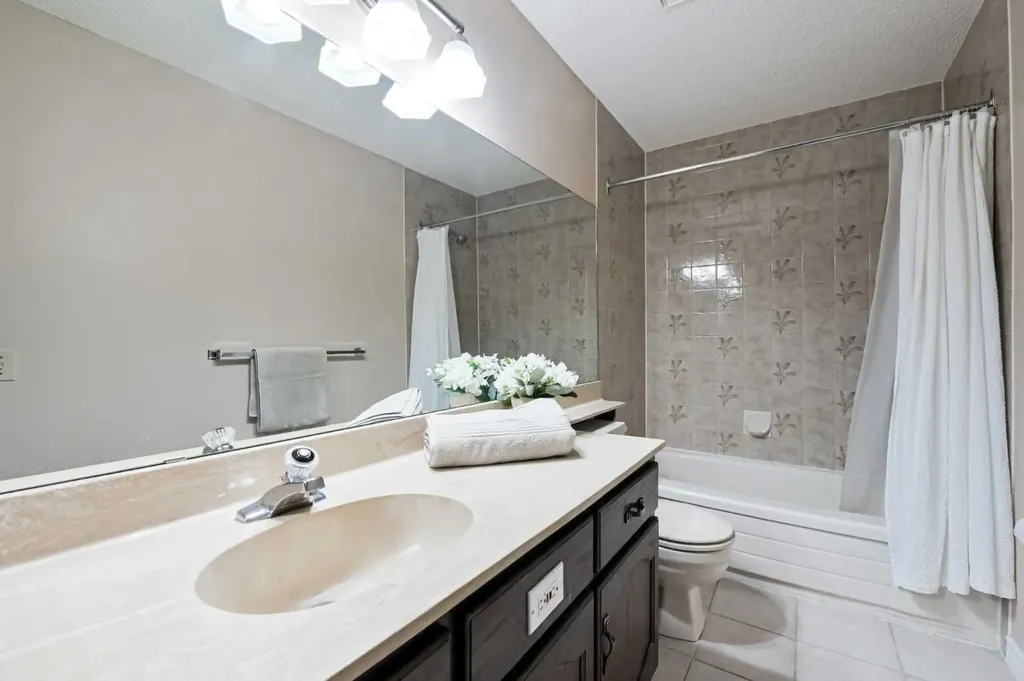 44 Coach Manor Rise SW Calgary AB T3H 1C4