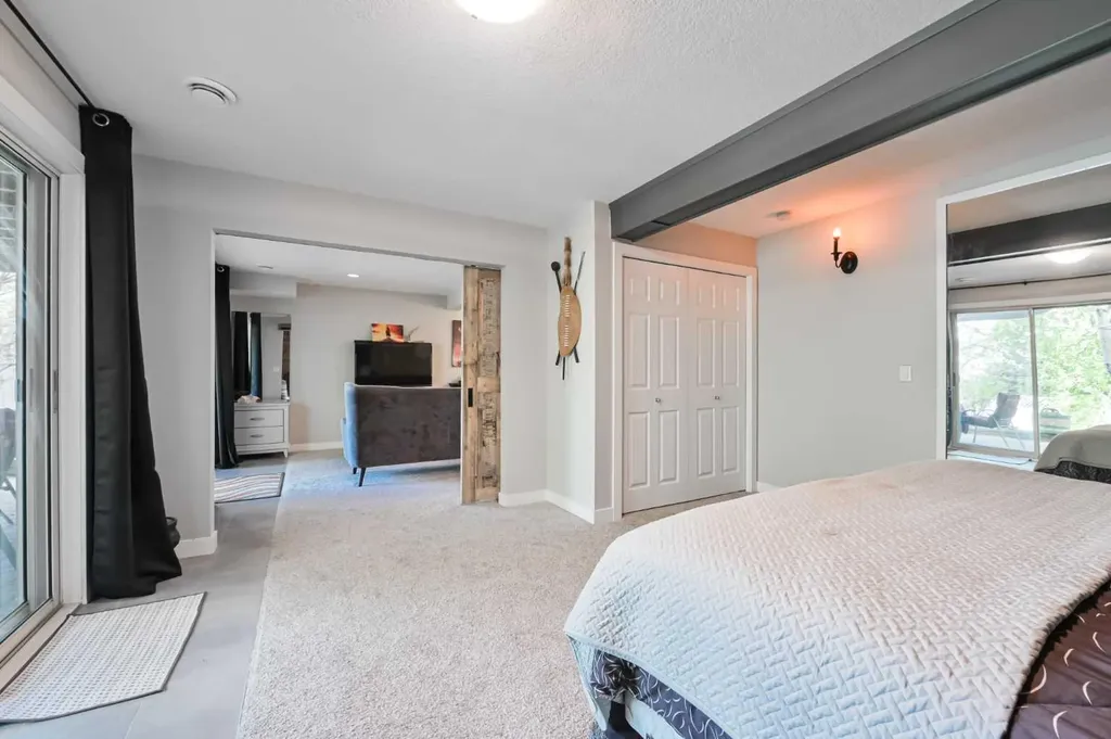 44 Coach Manor Rise SW Calgary AB T3H 1C4