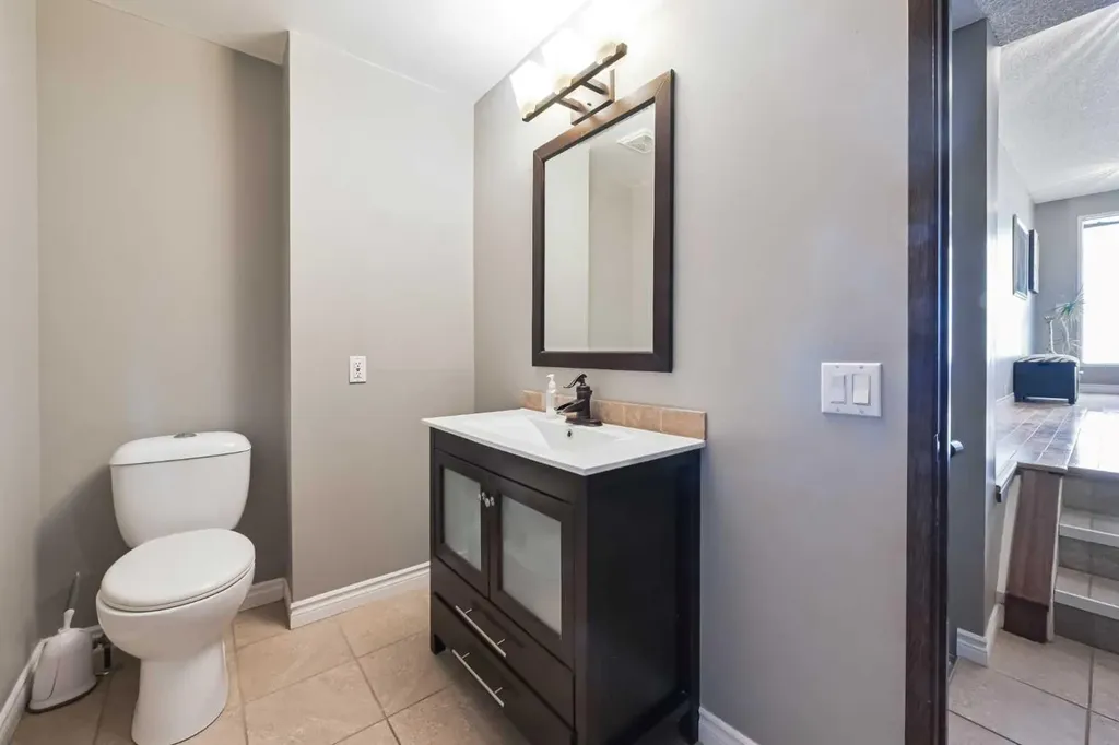 44 Coach Manor Rise SW Calgary AB T3H 1C4