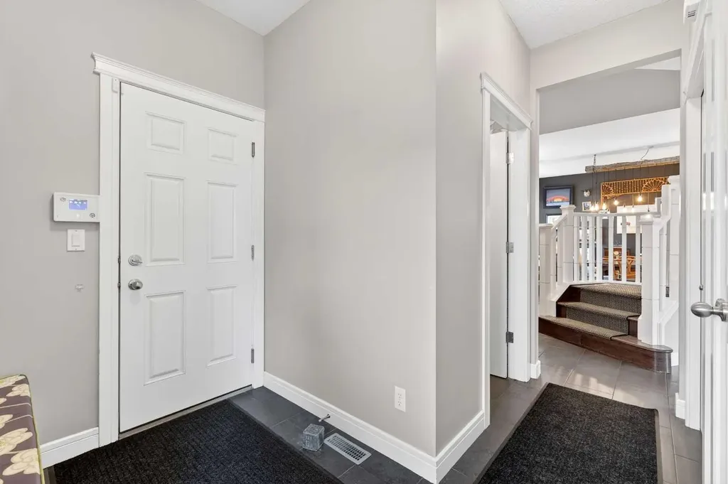 31 Kingston View SE Airdrie AB T4A 0K4