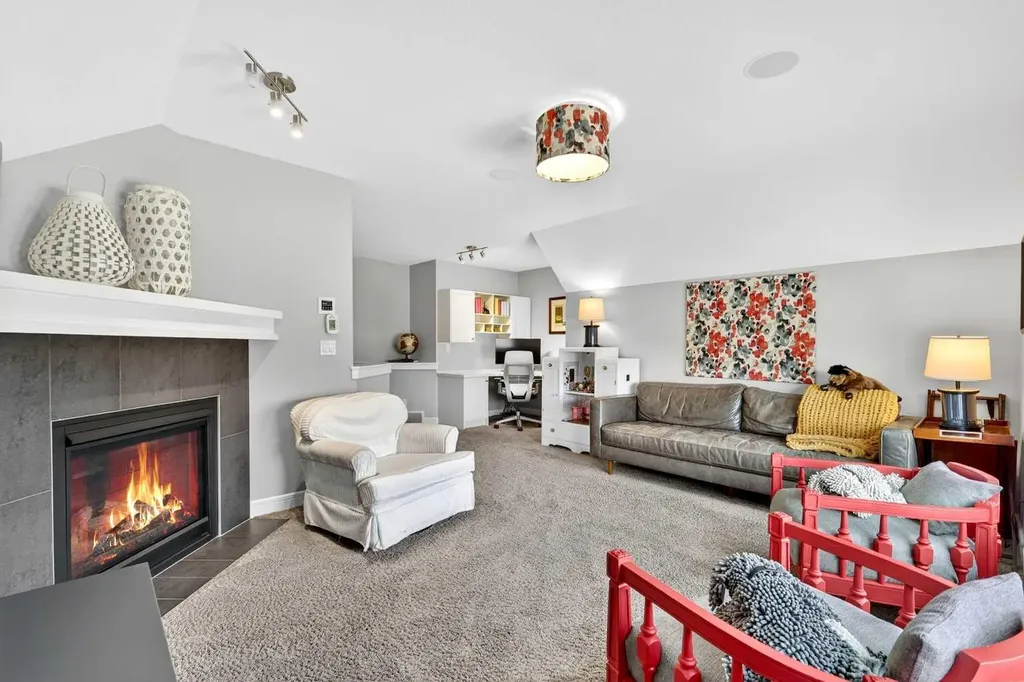 31 Kingston View SE Airdrie AB T4A 0K4