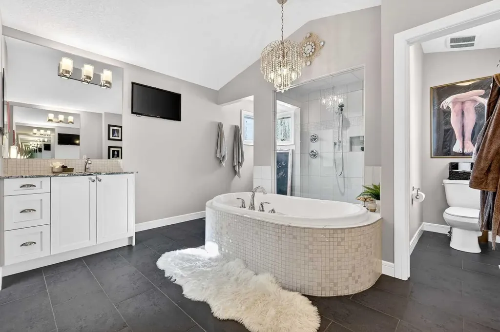 31 Kingston View SE Airdrie AB T4A 0K4