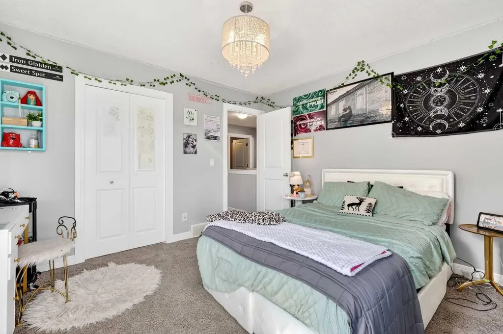 31 Kingston View SE Airdrie AB T4A 0K4