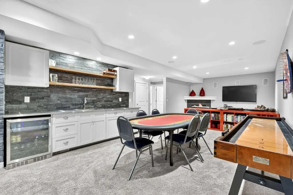 31 Kingston View SE Airdrie AB T4A 0K4