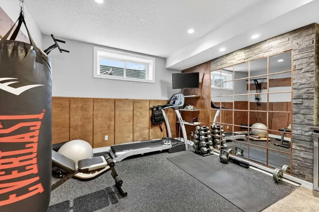 31 Kingston View SE Airdrie AB T4A 0K4