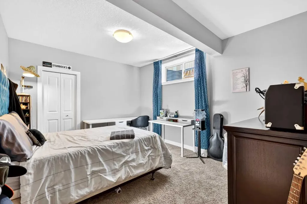 31 Kingston View SE Airdrie AB T4A 0K4