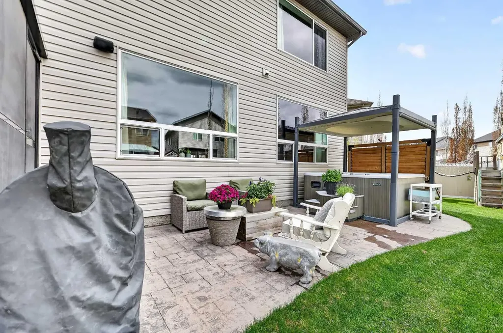 31 Kingston View SE Airdrie AB T4A 0K4