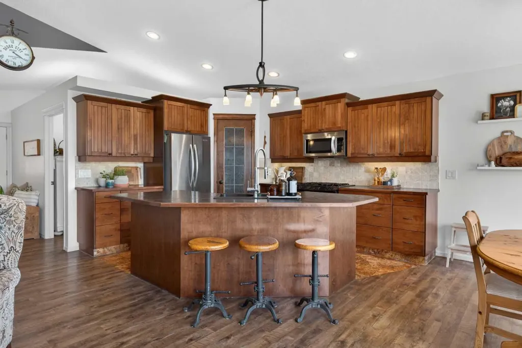 283 Willow Ridge Manor Diamond Valley AB T0L 0H0